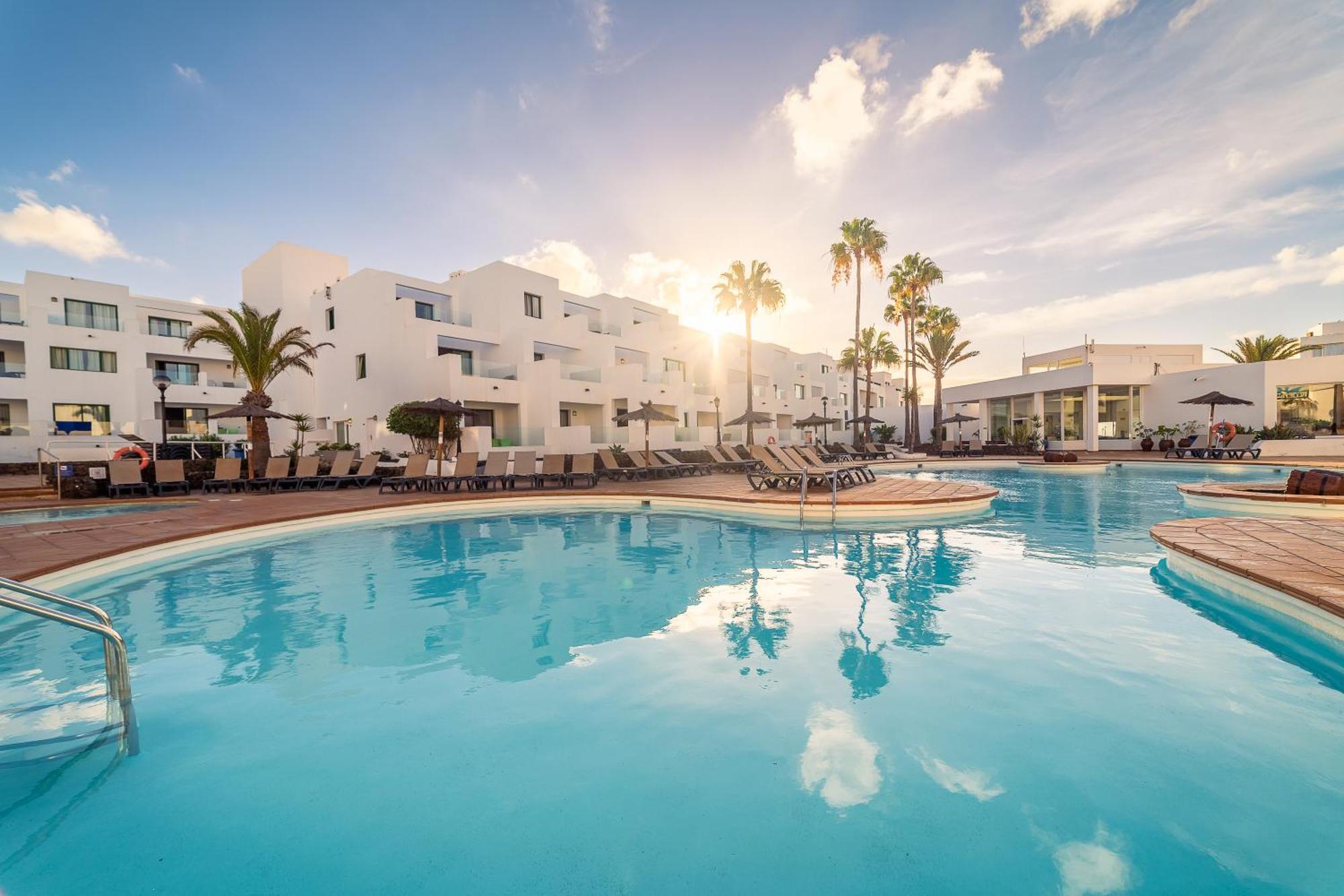 Apartamentos Galeon Playa Costa Teguise Exterior photo